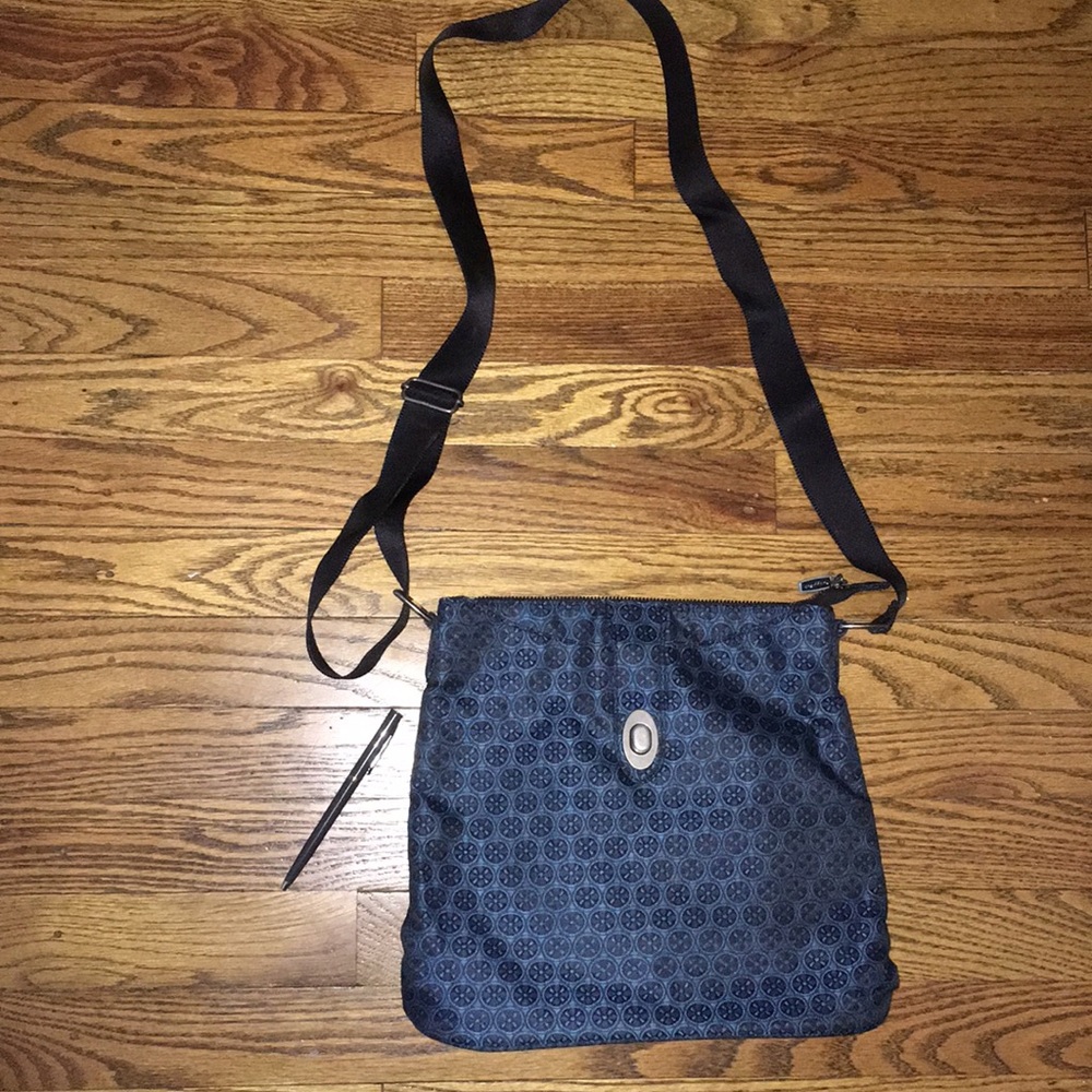 Cross body Baggallini purse/bag.